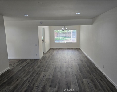 25317 Avenida Ronada - Photo Thumbnail 15