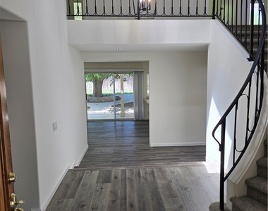 25317 Avenida Ronada - Photo Thumbnail 2