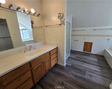 25317 Avenida Ronada - Photo Thumbnail 31