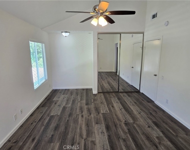 25317 Avenida Ronada - Photo Thumbnail 26