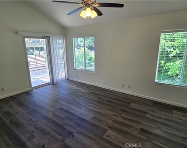 25317 Avenida Ronada - Photo Thumbnail 25