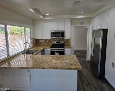 25317 Avenida Ronada - Photo Thumbnail 7