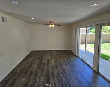 25317 Avenida Ronada - Photo Thumbnail 5