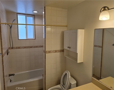 25317 Avenida Ronada - Photo Thumbnail 19