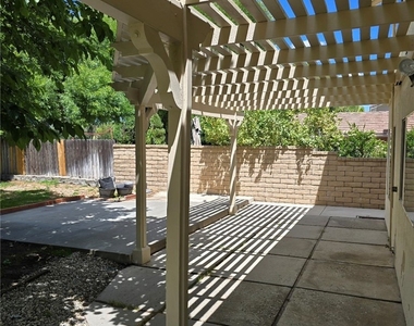 25317 Avenida Ronada - Photo Thumbnail 53