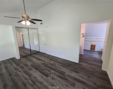 25317 Avenida Ronada - Photo Thumbnail 30