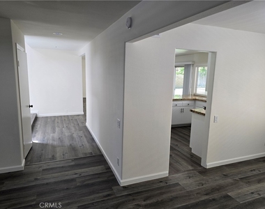 25317 Avenida Ronada - Photo Thumbnail 14