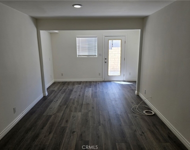 25317 Avenida Ronada - Photo Thumbnail 16
