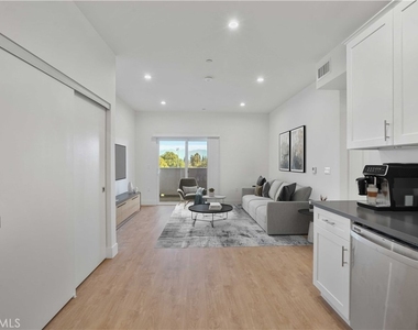 8750 Sepulveda Boulevard - Photo Thumbnail 3