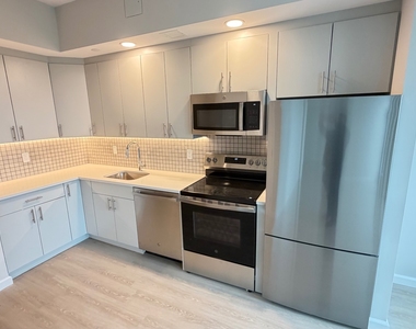 183-03 Hillside Avenue - Photo Thumbnail 2