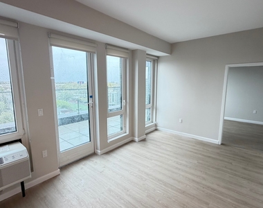 183-03 Hillside Avenue - Photo Thumbnail 9