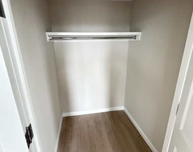 183-03 Hillside Avenue - Photo Thumbnail 17