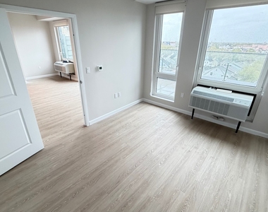 183-03 Hillside Avenue - Photo Thumbnail 15
