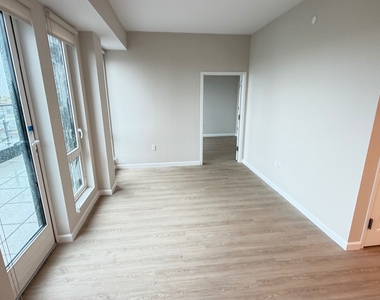 183-03 Hillside Avenue - Photo Thumbnail 10