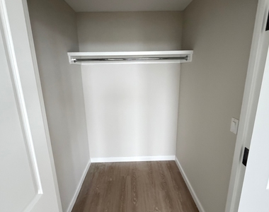 183-03 Hillside Avenue - Photo Thumbnail 16