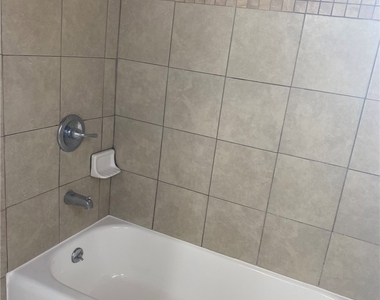2316 S Carmelina - Photo Thumbnail 7