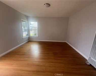 9649 Harvard St - Photo Thumbnail 2