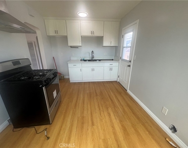 9649 Harvard St - Photo Thumbnail 4