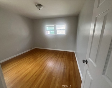 9649 Harvard St - Photo Thumbnail 3
