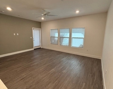 8016 Santa Fe Springs - Photo Thumbnail 16