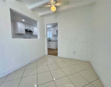 1211 N Siesta Street - Photo Thumbnail 4