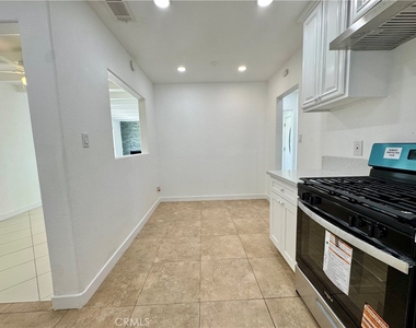 1211 N Siesta Street - Photo Thumbnail 7