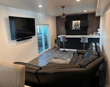 823 Gwen Street - Photo Thumbnail 6