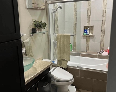 823 Gwen Street - Photo Thumbnail 8