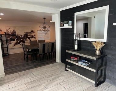 823 Gwen Street - Photo Thumbnail 3