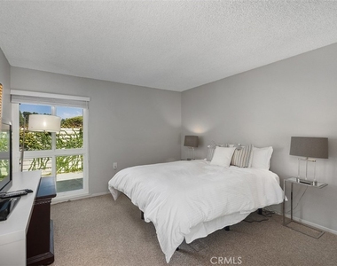 956 Calle Aragon - Photo Thumbnail 22