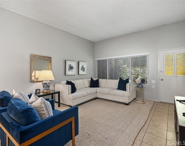 956 Calle Aragon - Photo Thumbnail 10