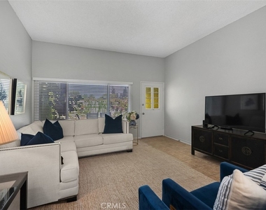 956 Calle Aragon - Photo Thumbnail 11