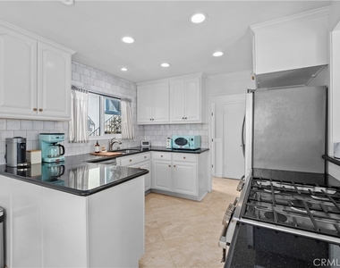 515 Monterey - Photo Thumbnail 7