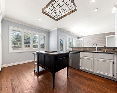 5953 Park Crest - Photo Thumbnail 8