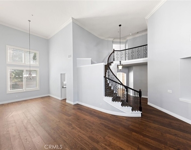 5953 Park Crest - Photo Thumbnail 3