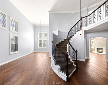 5953 Park Crest - Photo Thumbnail 2