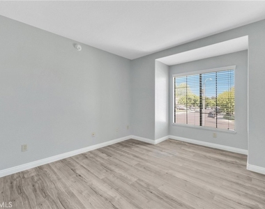 5953 Park Crest - Photo Thumbnail 17