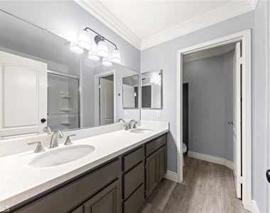 5953 Park Crest - Photo Thumbnail 18