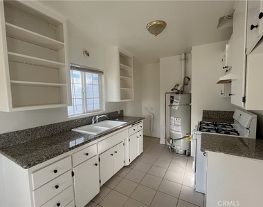 3855 Locust - Photo Thumbnail 5
