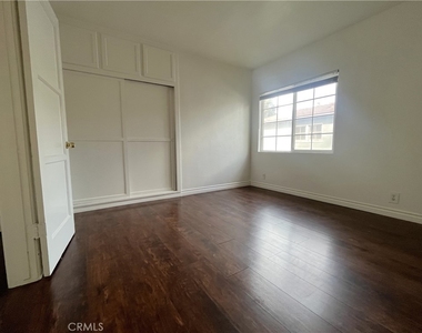 3855 Locust - Photo Thumbnail 10