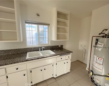 3855 Locust - Photo Thumbnail 8