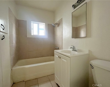 3855 Locust - Photo Thumbnail 15