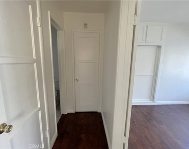 3855 Locust - Photo Thumbnail 12