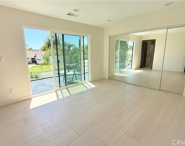 16015 Acre St - Photo Thumbnail 5