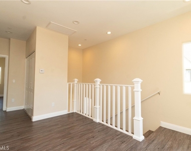 9246 Cedros - Photo Thumbnail 13