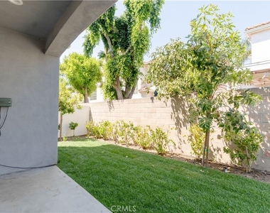 9246 Cedros - Photo Thumbnail 11