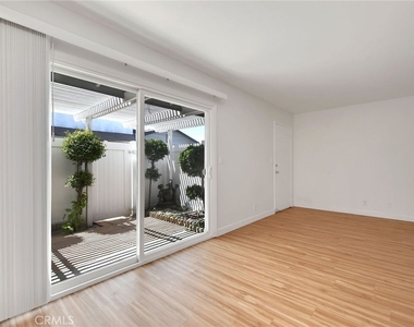 1460 Forest Glen - Photo Thumbnail 8