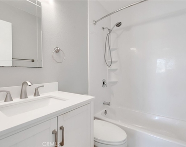 1460 Forest Glen - Photo Thumbnail 18