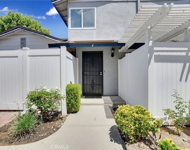 1460 Forest Glen - Photo Thumbnail 2