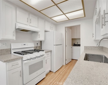 1460 Forest Glen - Photo Thumbnail 11
